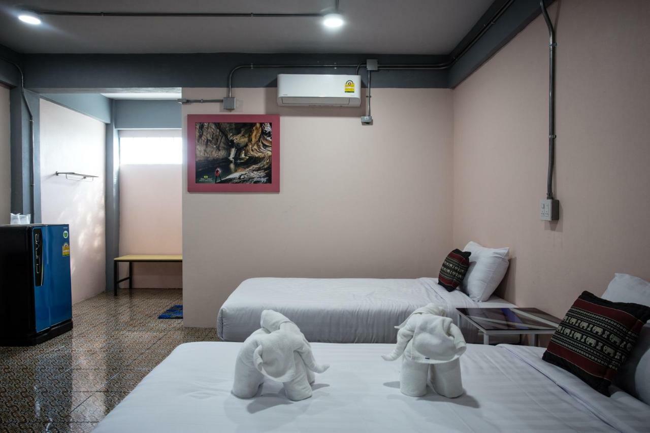 Baan Chang Hotel & Coffee House Tak Exterior photo